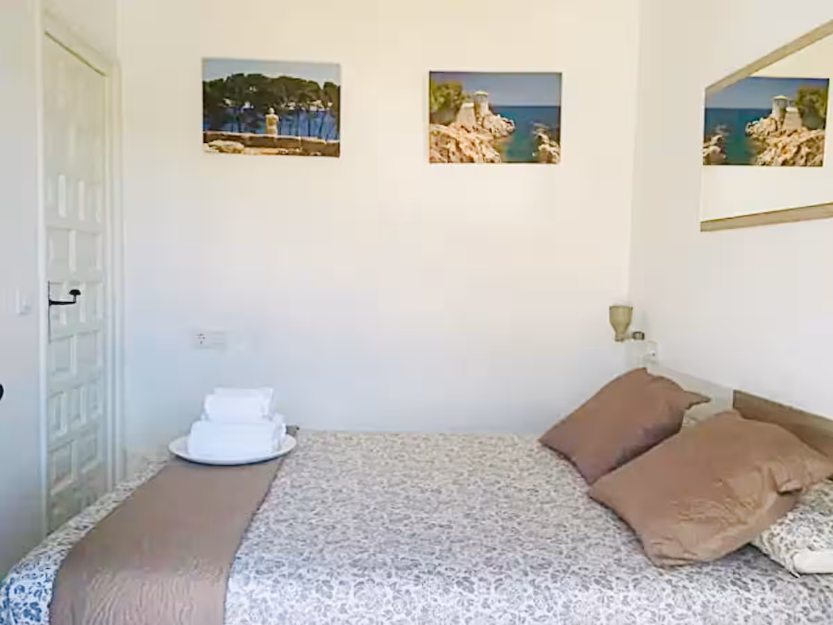 Apartment Bedroom 4
